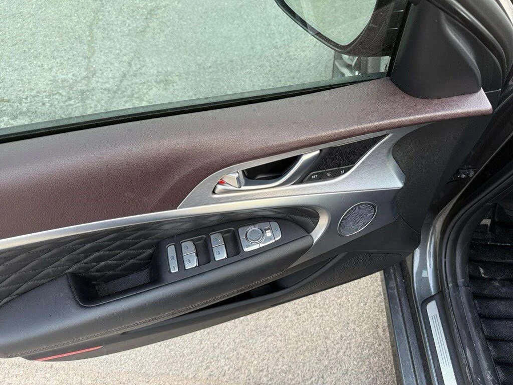 Genesis G70 3.3T RWD, снимка 10 - Автомобили и джипове - 54597902