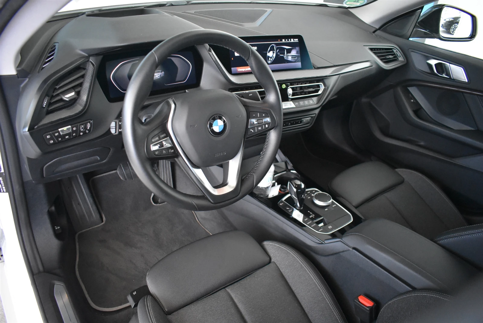 BMW 218, снимка 6 - Автомобили и джипове - 54931037