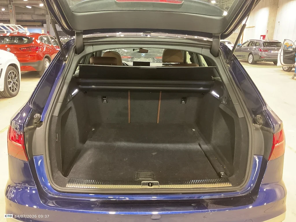 Audi A4 35TDI S-line, снимка 10 - Автомобили и джипове - 55346961