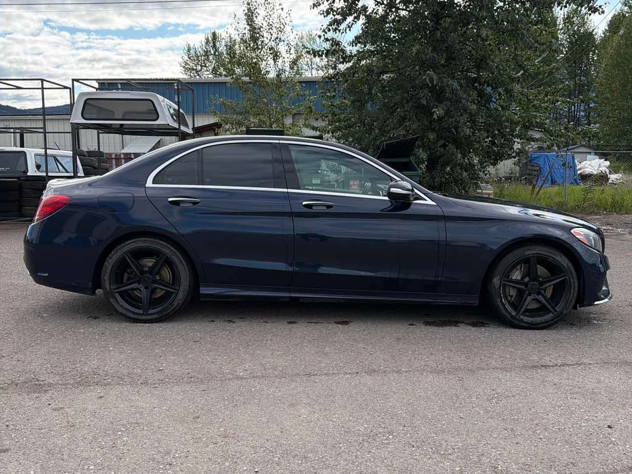 Mercedes-Benz C 300 * АВТОКРЕДИТ БЕЗ ПЪРВОНАЧАЛНА ВНОСКА* , снимка 3 - Автомобили и джипове - 55369335