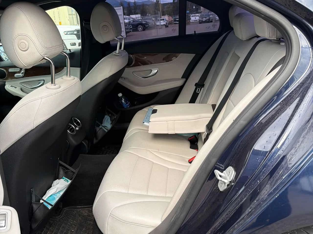 Mercedes-Benz C 300 * АВТОКРЕДИТ БЕЗ ПЪРВОНАЧАЛНА ВНОСКА* , снимка 11 - Автомобили и джипове - 55369335