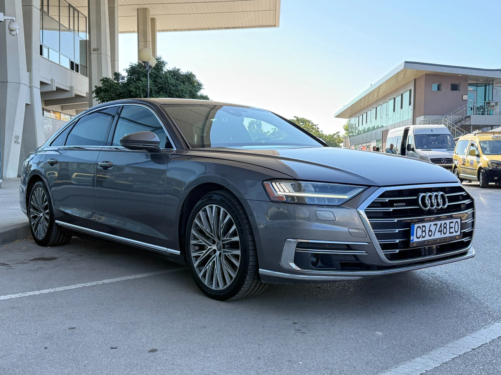Audi A8 L 6 МЕСЕЦА ГАРАНЦИЯ/55TFSI 340к.с Реални Километри, снимка 6 - Автомобили и джипове - 55498830