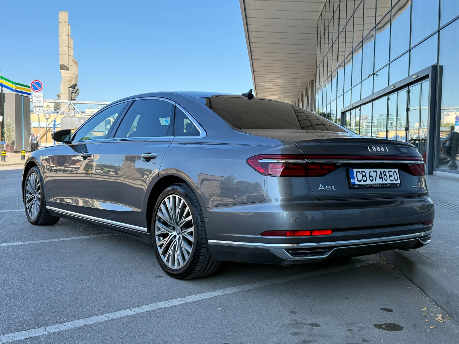 Audi A8 L 6 МЕСЕЦА ГАРАНЦИЯ/55TFSI 340к.с Реални Километри, снимка 3 - Автомобили и джипове - 55498830
