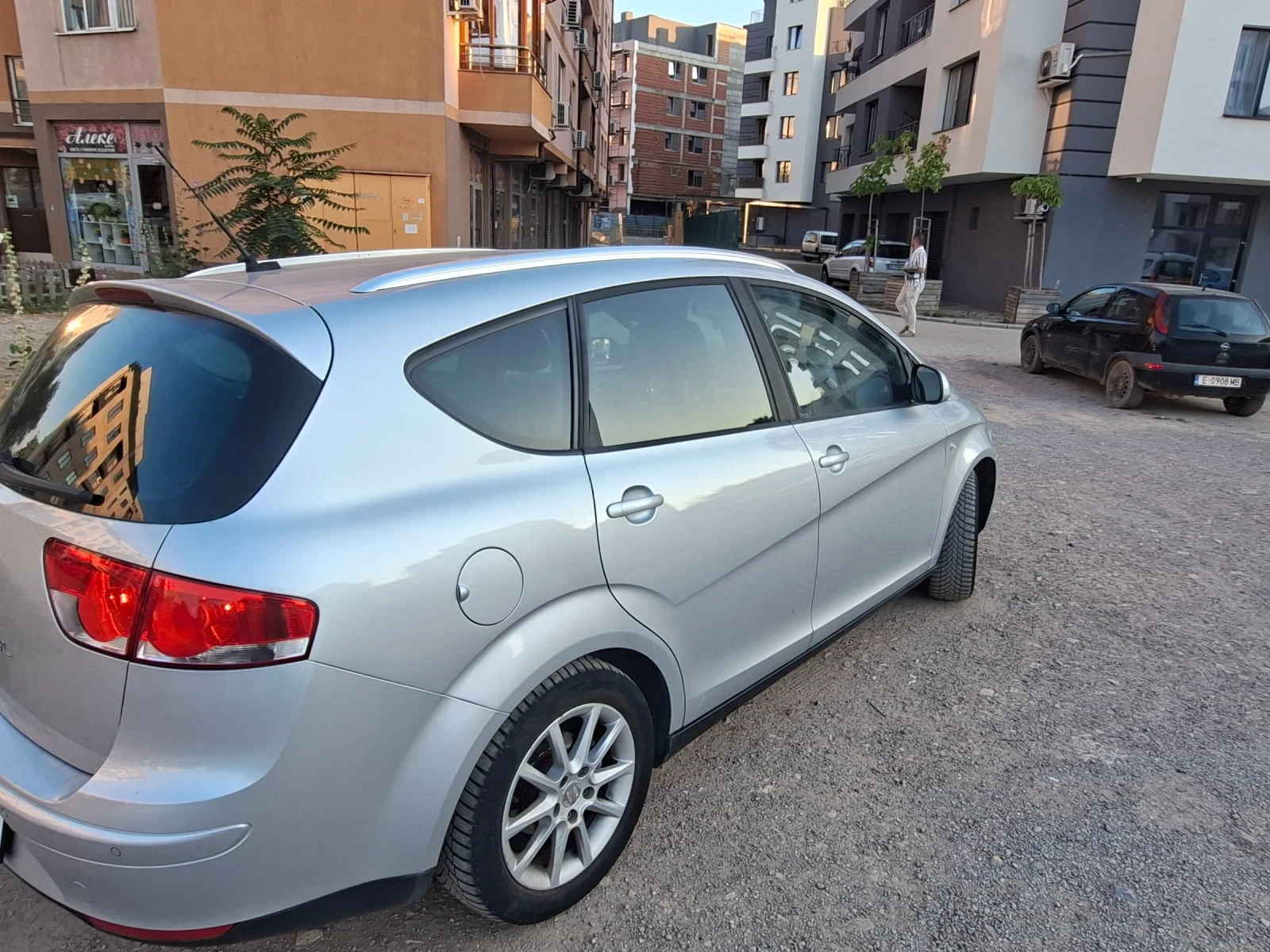 Seat Altea XL, снимка 2 - Автомобили и джипове - 55565993
