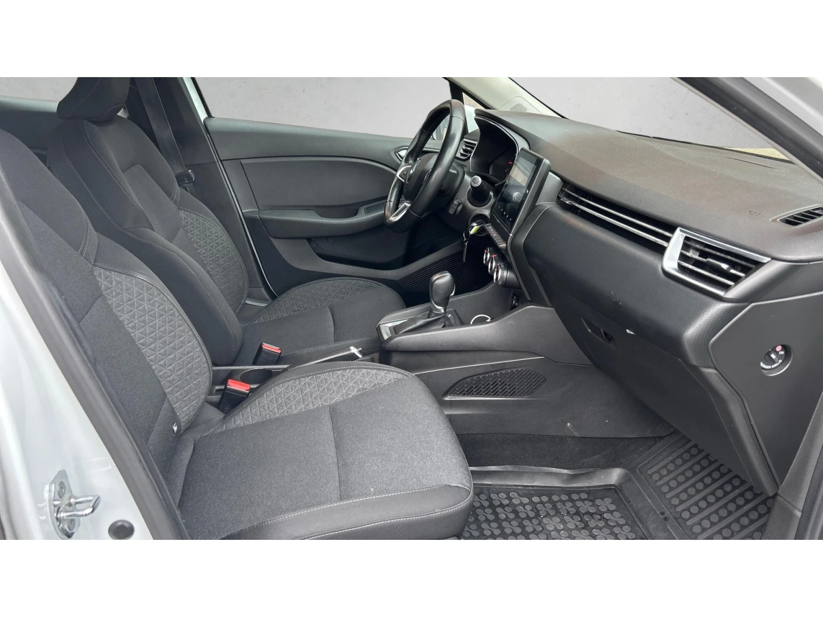 Renault Clio 1.0 TCe 100   A/T, Месечна вноска от 199  , снимка 9 - Автомобили и джипове - 55553805