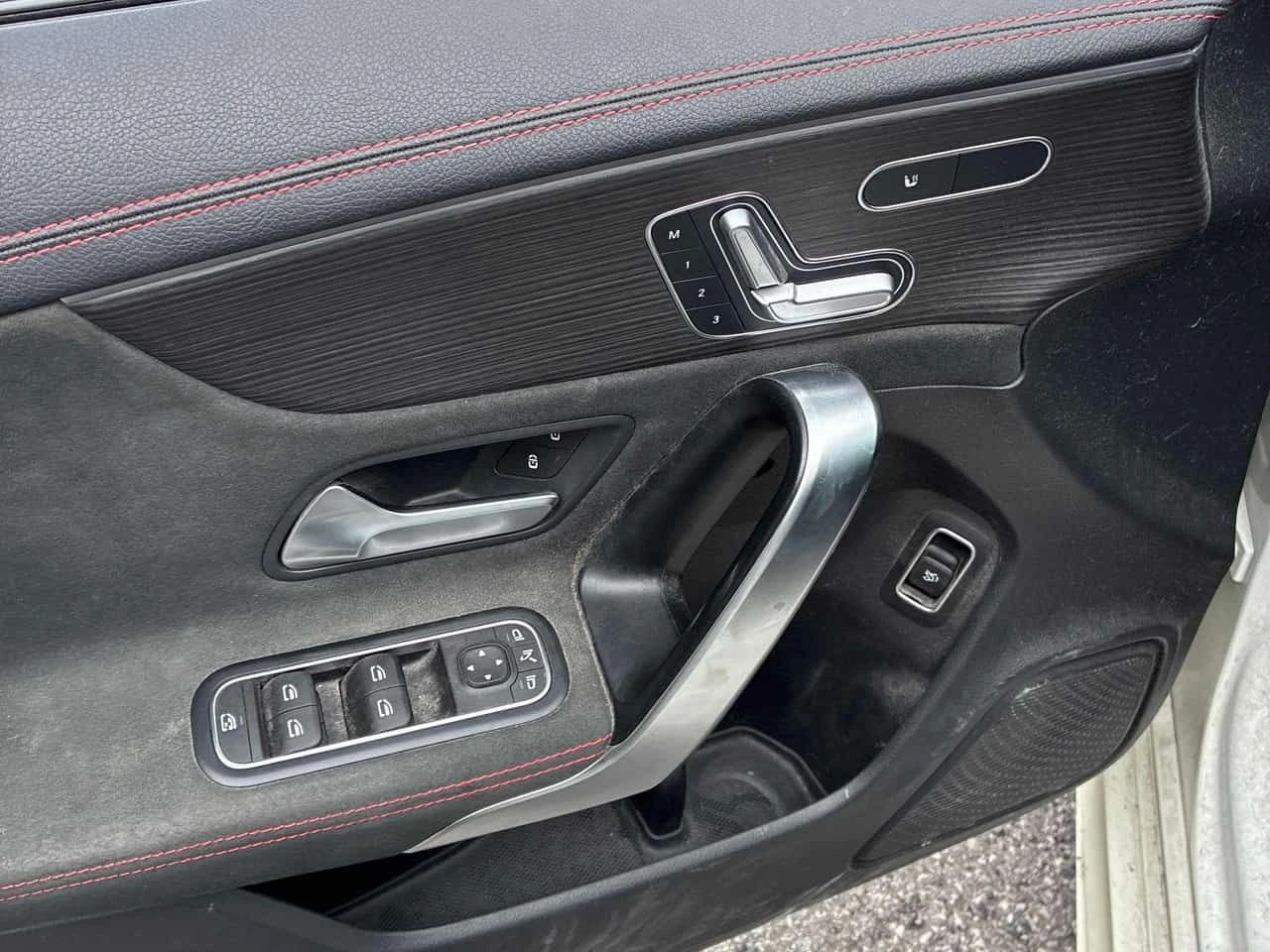 Mercedes-Benz CLA 250 * ЛИЦЕНЗИРАН ДИЛЪР * CARFAX, снимка 14 - Автомобили и джипове - 55593221