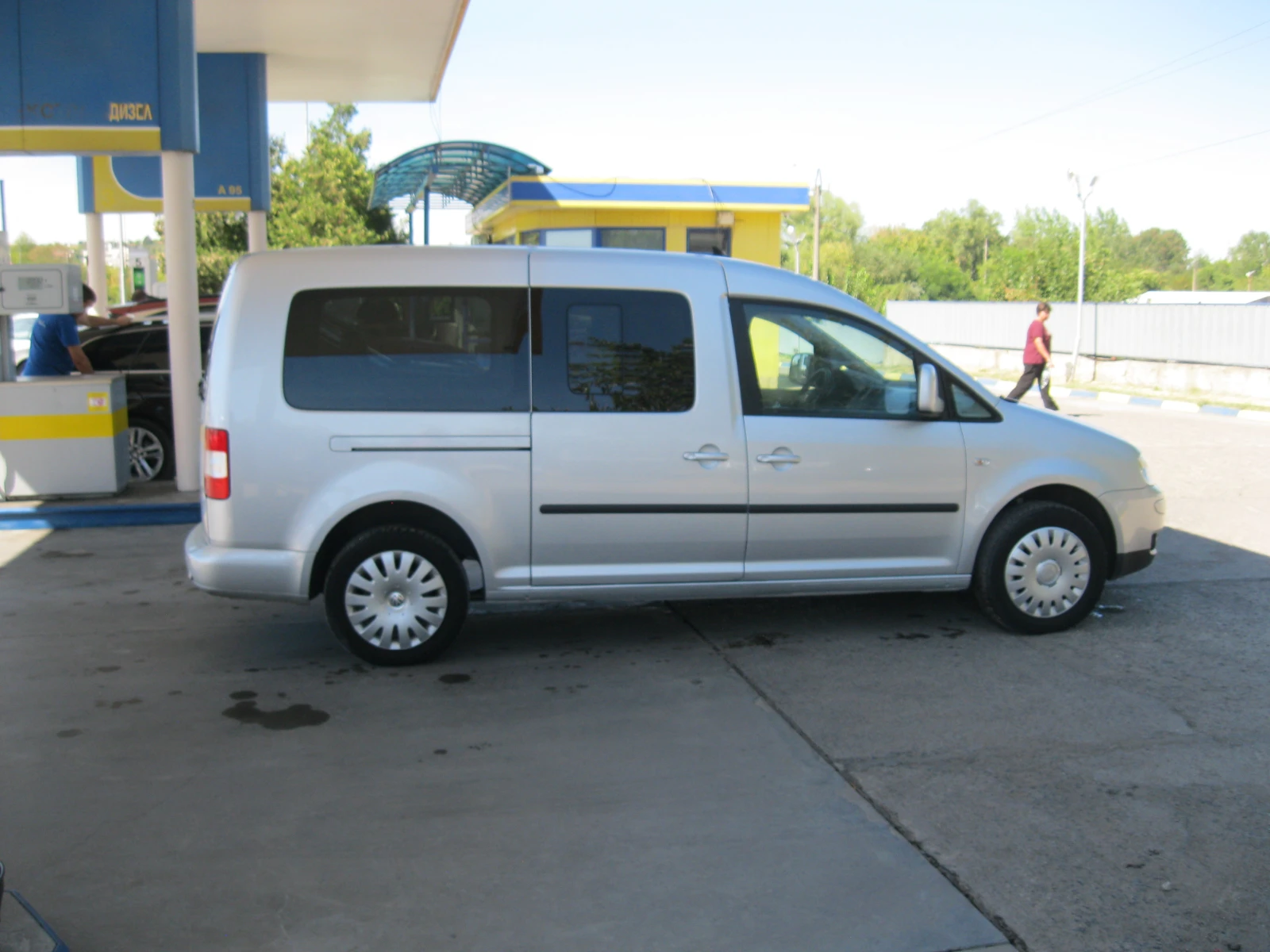 VW Caddy MAXI, снимка 6 - Автомобили и джипове - 56070052