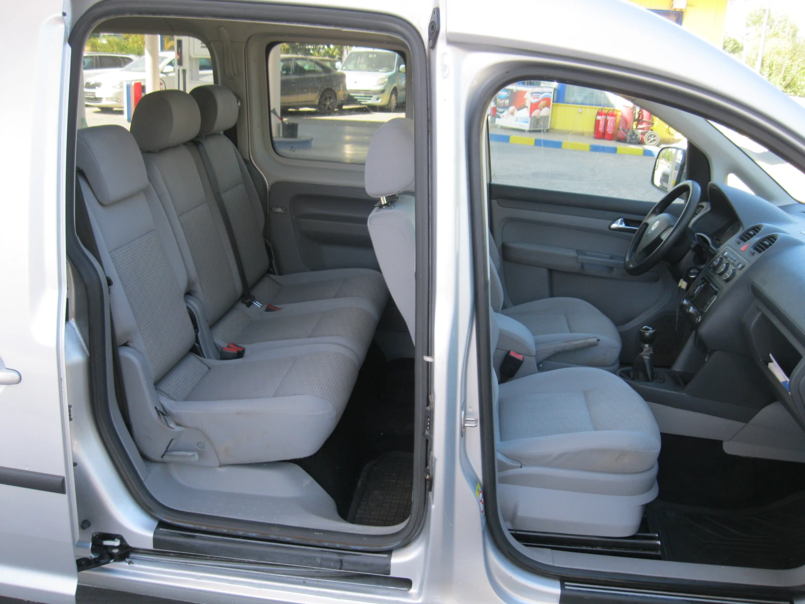 VW Caddy MAXI, снимка 12 - Автомобили и джипове - 56070052