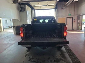 Toyota Tundra * SR5 PLUS CREW CAB SHORT BED * AWD * CARFAX * , снимка 4