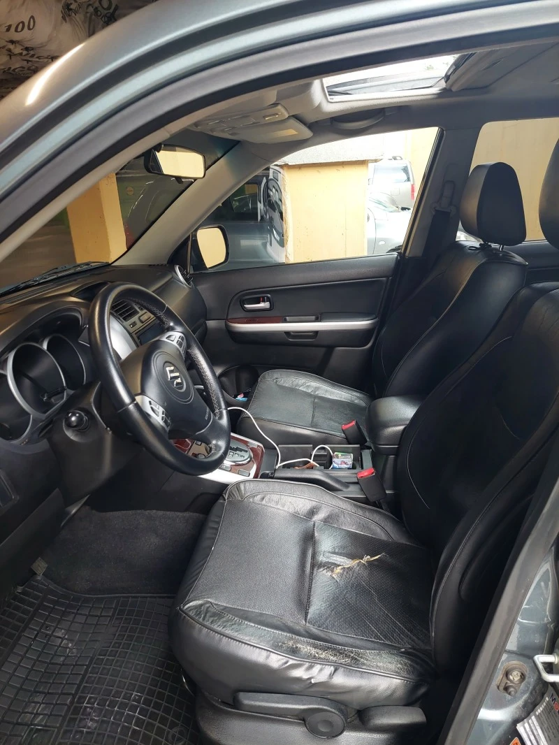 Suzuki Grand vitara 2.0, снимка 5 - Автомобили и джипове - 40878368