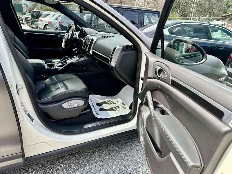 Porsche Cayenne 3.0 D, снимка 10 - Автомобили и джипове - 49761844
