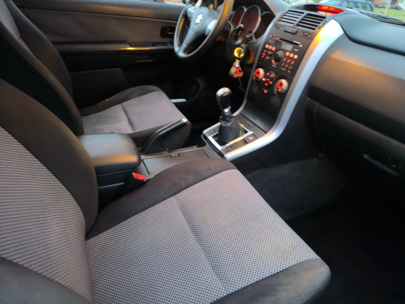 Suzuki Grand vitara 1.6I 4X4 газ, снимка 9 - Автомобили и джипове - 52574405