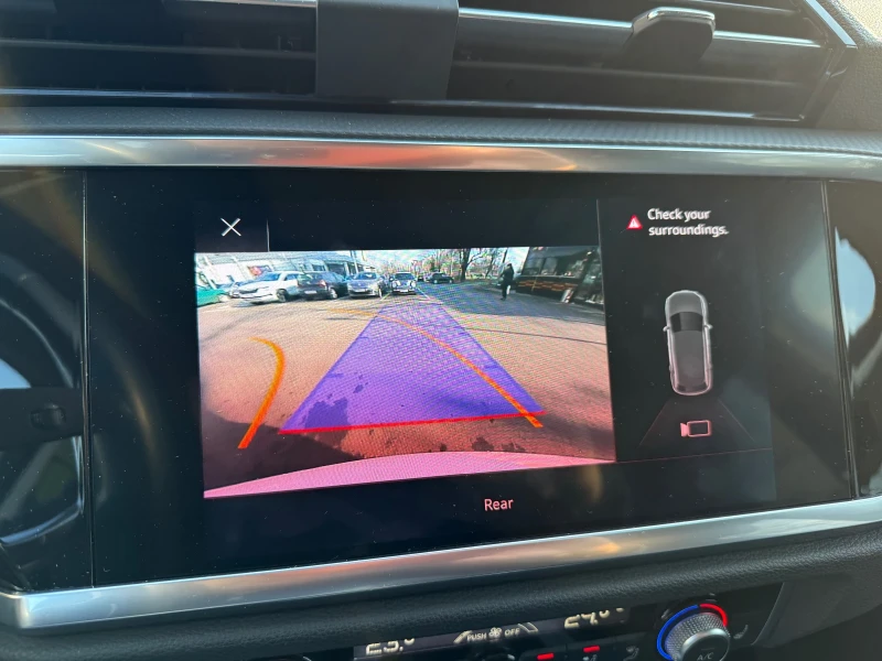 Audi Q3, снимка 11 - Автомобили и джипове - 53037982