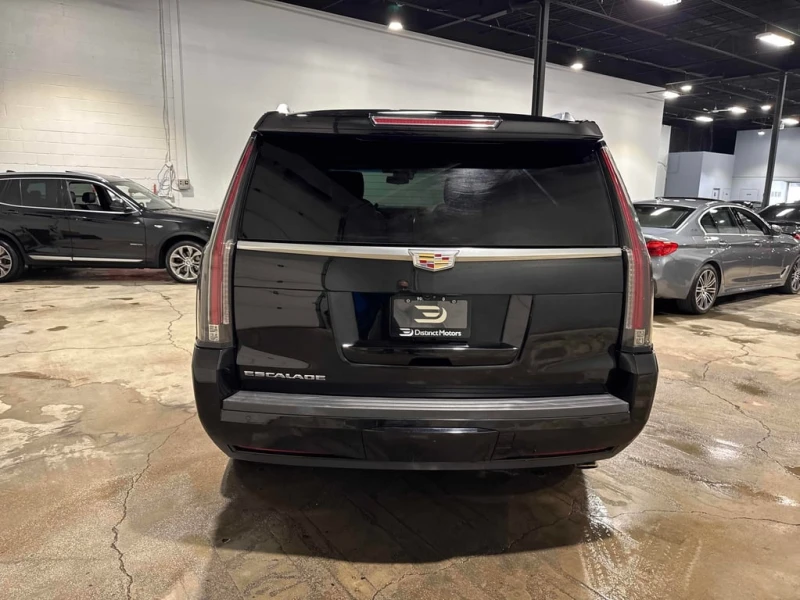 Cadillac Escalade * Platinum * DISTRONIC* HEAD-UP * ОБДУХВАНЕ , снимка 4 - Автомобили и джипове - 53277137