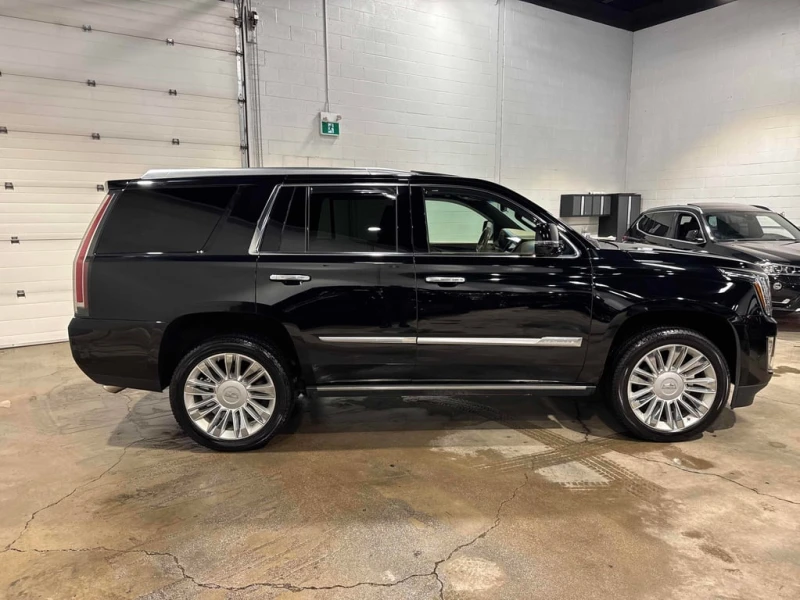 Cadillac Escalade * Platinum * DISTRONIC* HEAD-UP * ОБДУХВАНЕ , снимка 3 - Автомобили и джипове - 53277137