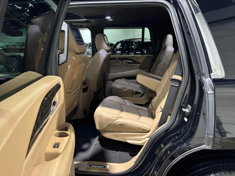 Cadillac Escalade * Platinum * DISTRONIC* HEAD-UP * ОБДУХВАНЕ , снимка 16 - Автомобили и джипове - 53277137