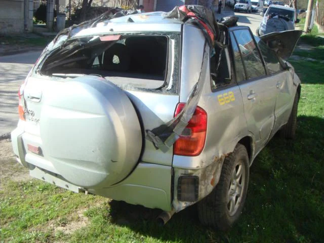 Toyota Rav4 2.0 d4d, снимка 3 - Автомобили и джипове - 46834381