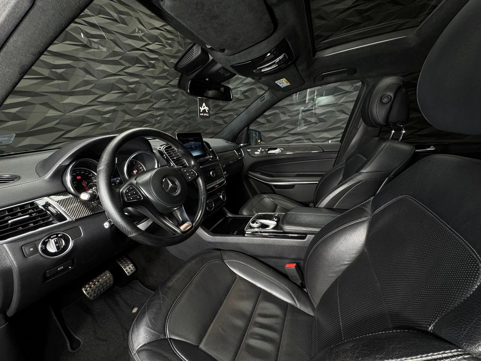 Mercedes-Benz GLS AMG* Harmann* ОБДУХВАНЕ* PANO* 360CAM - изображение 7