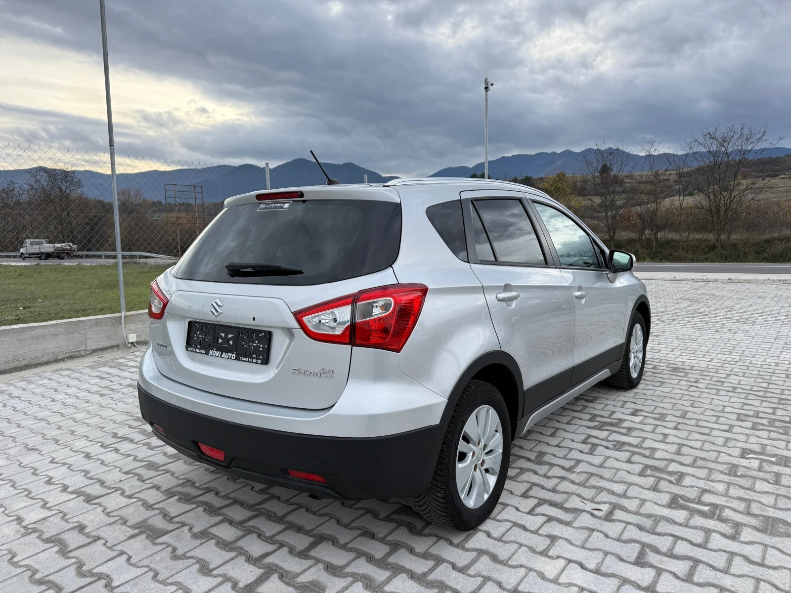 Suzuki SX4 S-Cross 1.6i AUTOMAT 4x4 - изображение 6