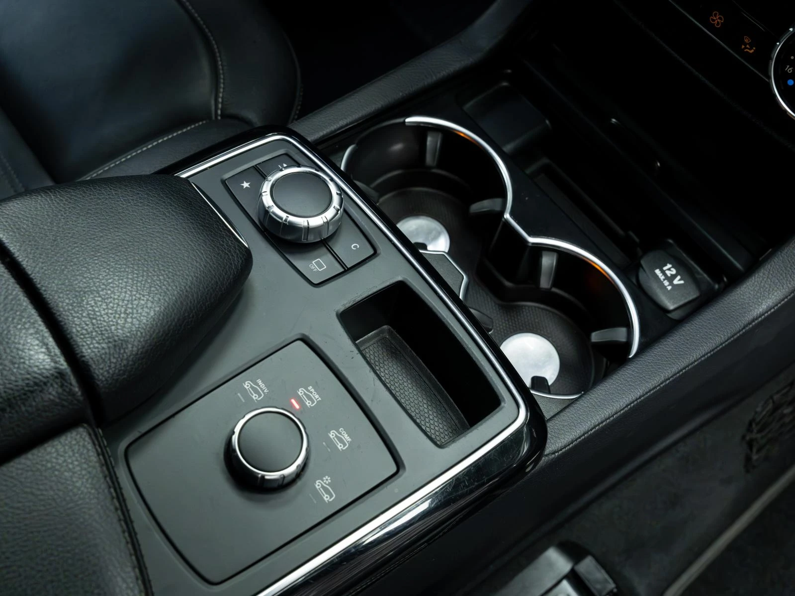 Mercedes-Benz GLE 350 D 4MATIC* COUPE* AMG LINE* KEYLESS* ПОДГРЕВ* DYNAM, снимка 17 - Автомобили и джипове - 53982526