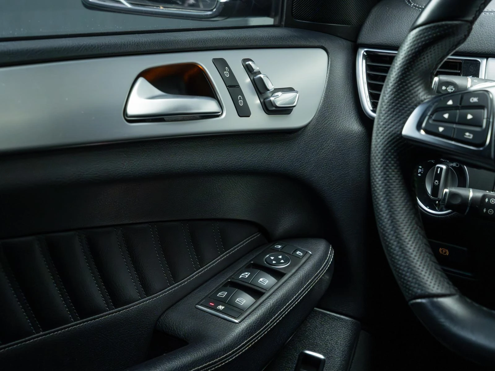 Mercedes-Benz GLE 350 D 4MATIC* COUPE* AMG LINE* KEYLESS* ПОДГРЕВ* DYNAM, снимка 6 - Автомобили и джипове - 53982526