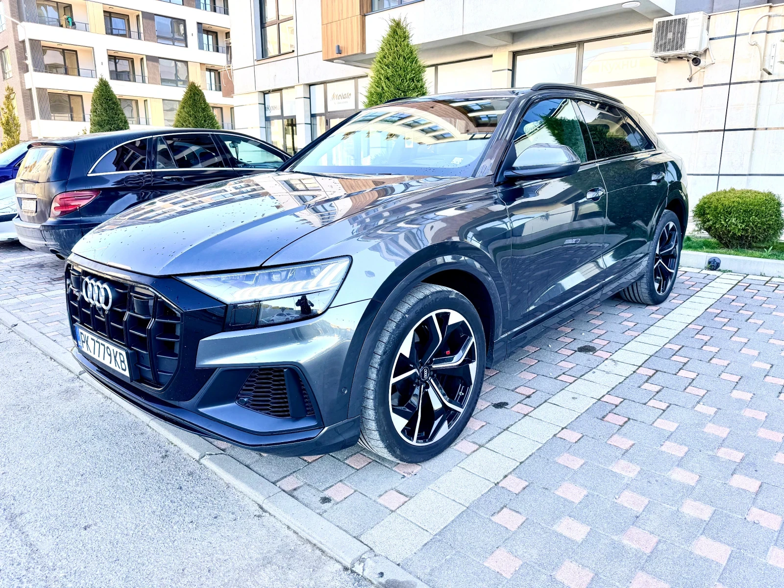 Audi SQ8, снимка 3 - Автомобили и джипове - 54284144