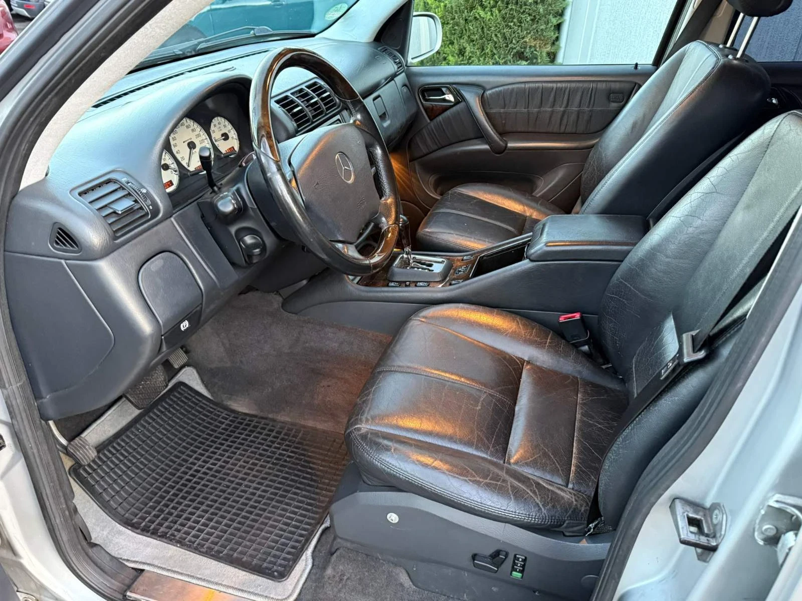 Mercedes-Benz ML 55 AMG Джип, снимка 9 - Автомобили и джипове - 54371911