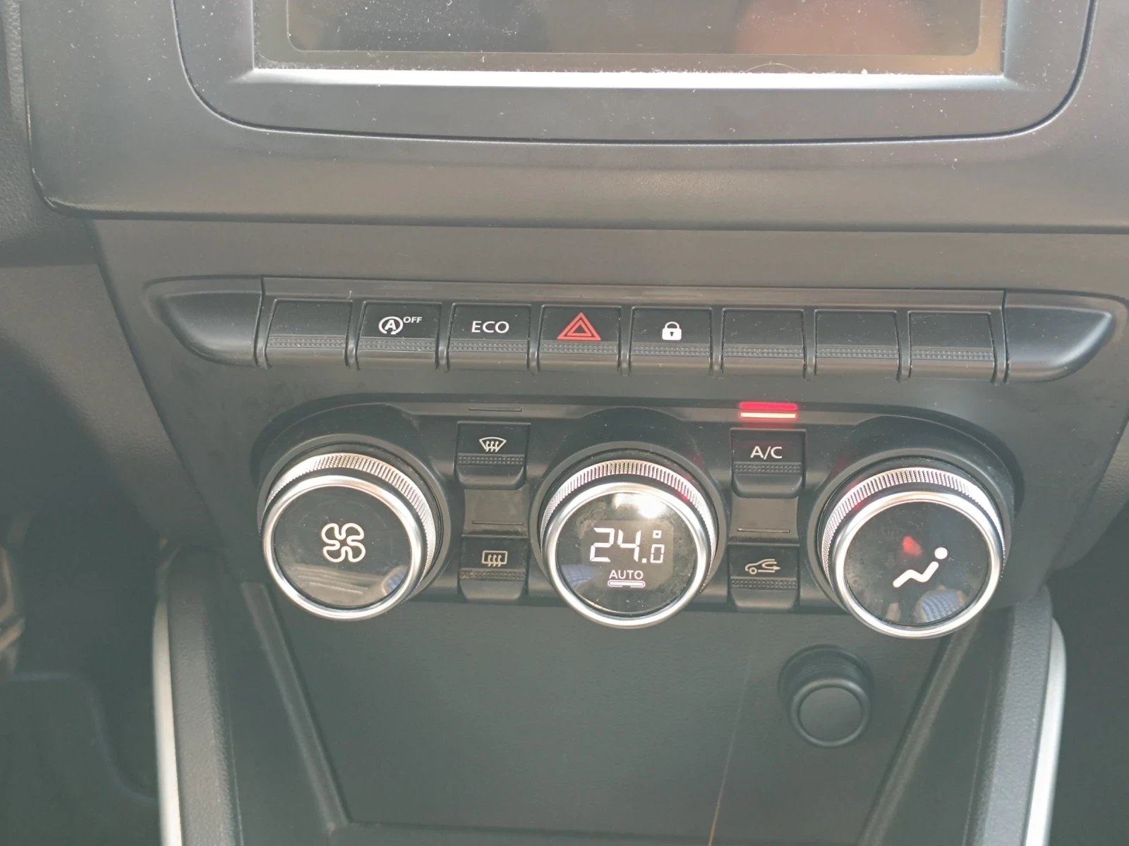 Dacia Duster 1.0Tce/100к.с./ECO-G/BlueLine/Фабрична ГАЗ/, снимка 15 - Автомобили и джипове - 55157586