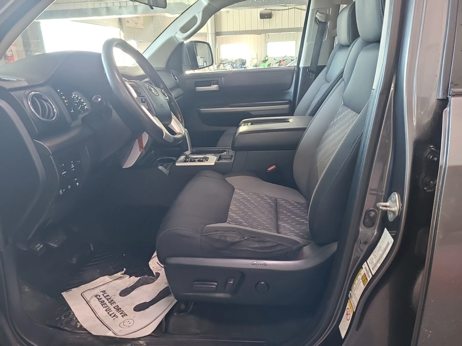 Toyota Tundra * SR5 PLUS CREW CAB SHORT BED * AWD * CARFAX * , снимка 7 - Автомобили и джипове - 56013221