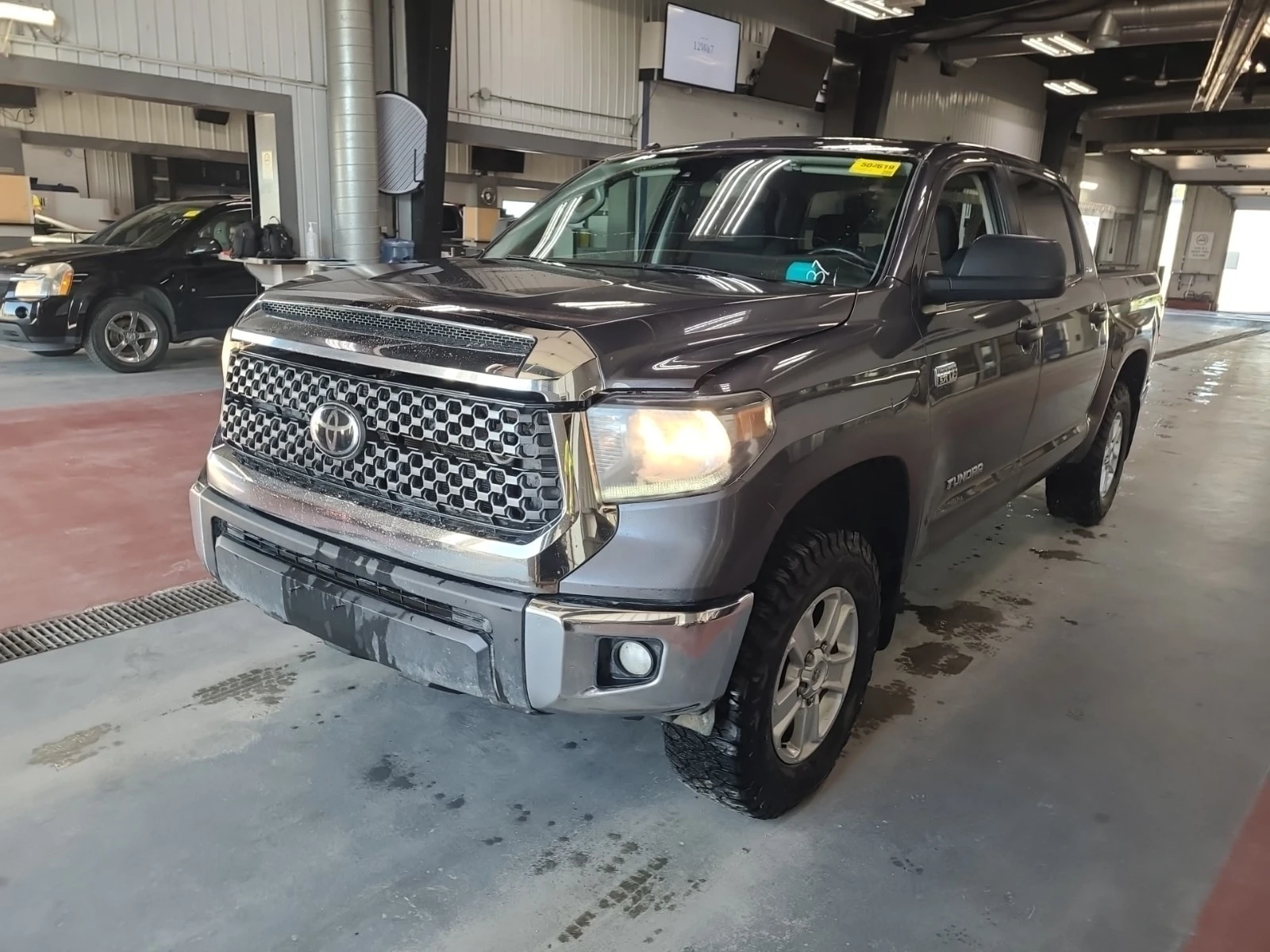 Toyota Tundra * SR5 PLUS CREW CAB SHORT BED * AWD * CARFAX * 