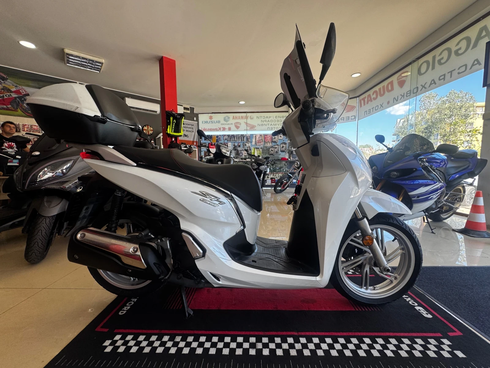 Honda Sh HONDA SH 300i ABS, снимка 5 - Мотоциклети и мототехника - 55959194