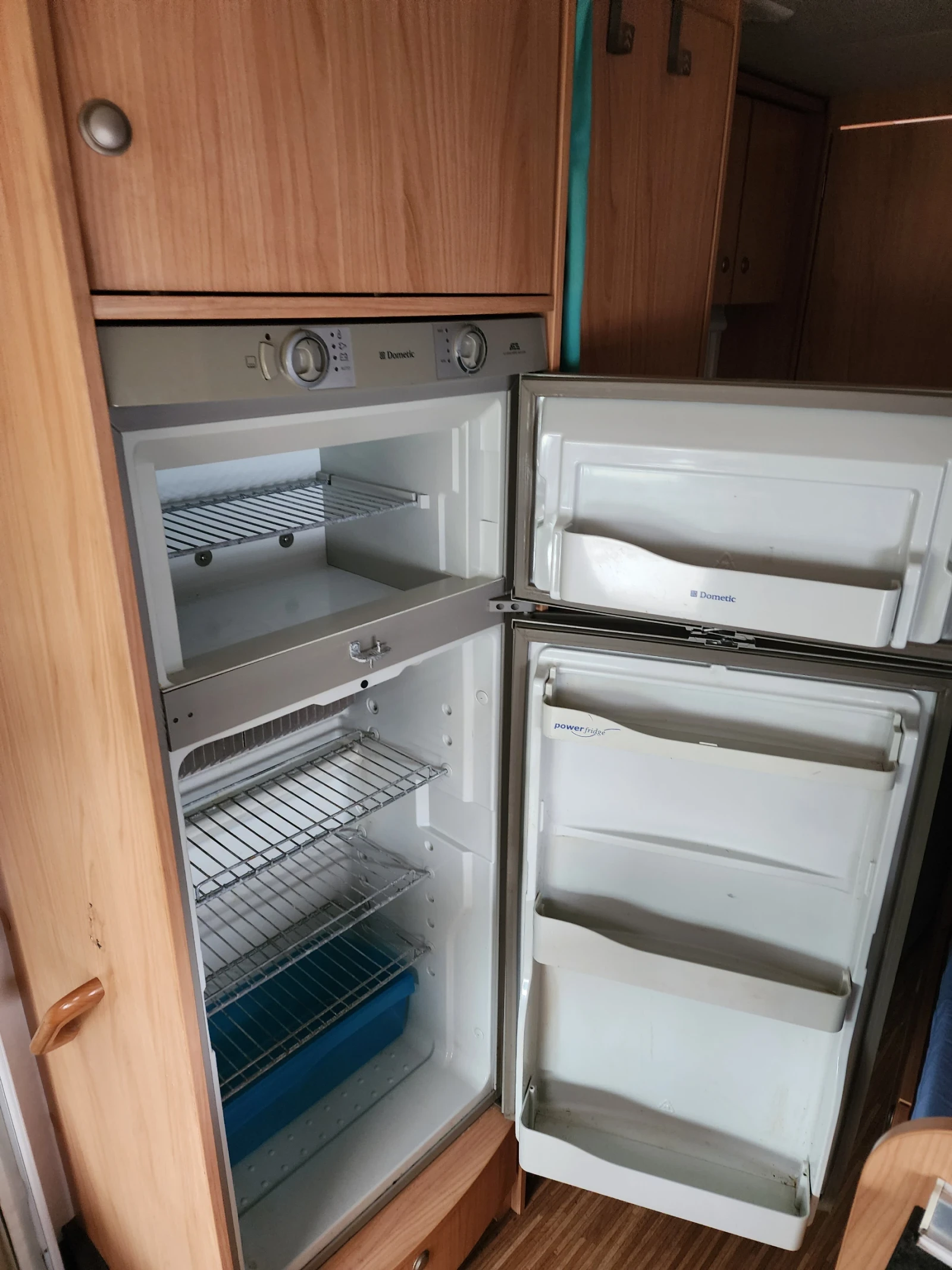 Кемпер Burstner Solano 710 - изображение 10