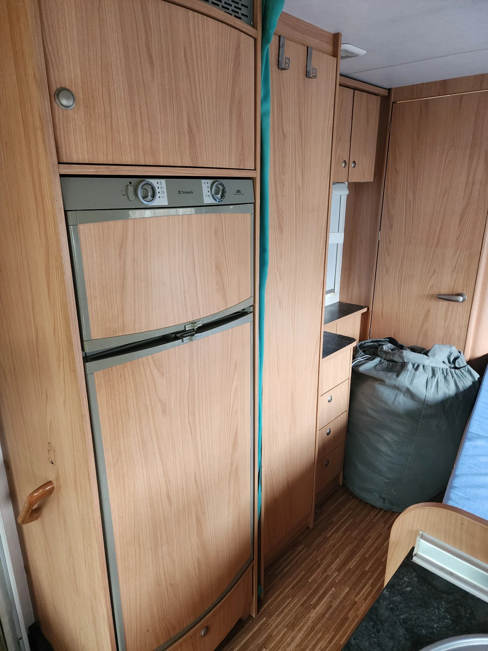 Кемпер Burstner Solano 710 - изображение 9