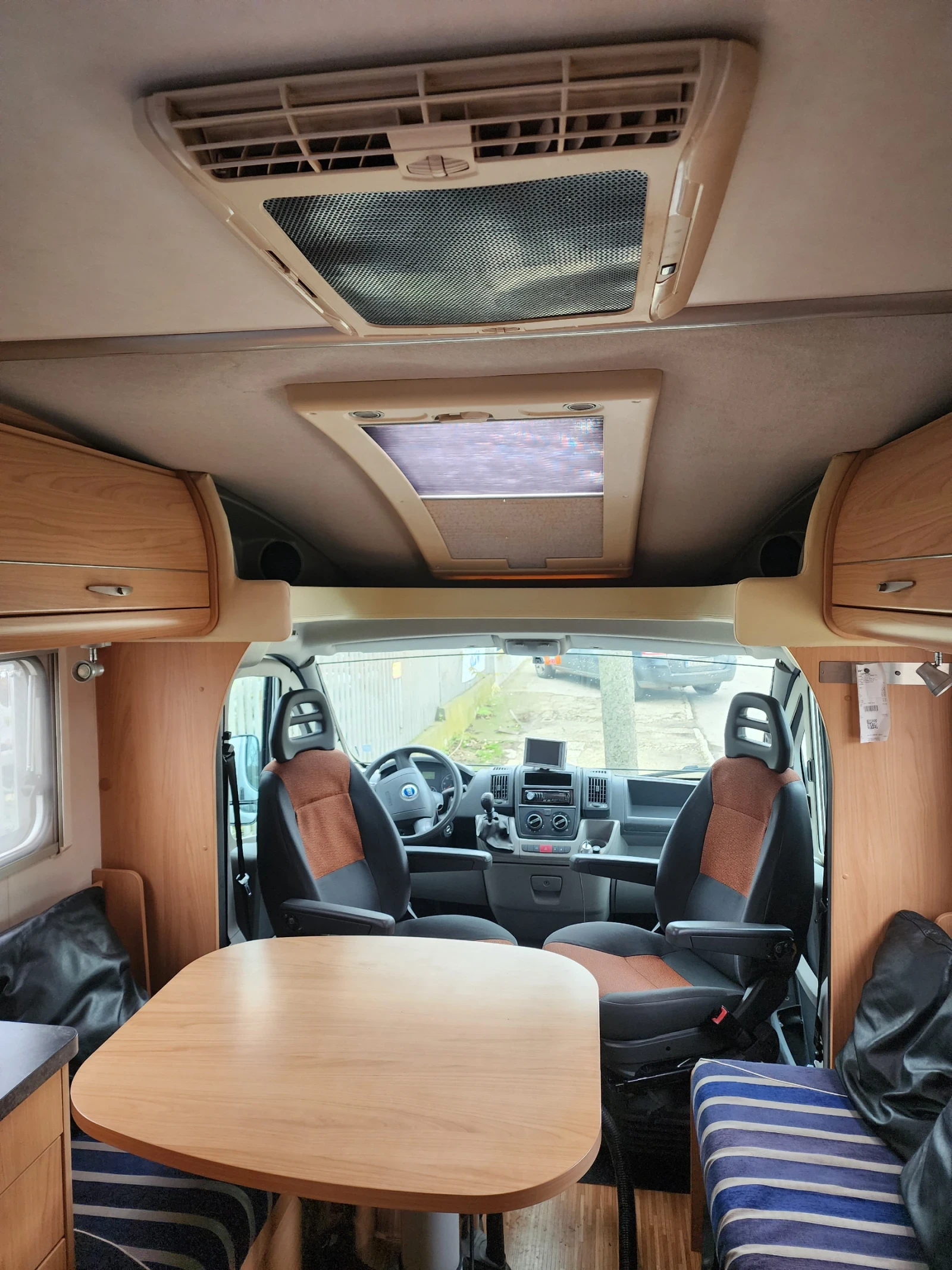 Кемпер Burstner Solano 710 - изображение 7