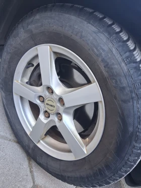 Гуми Зимни 215/65R16, снимка 7