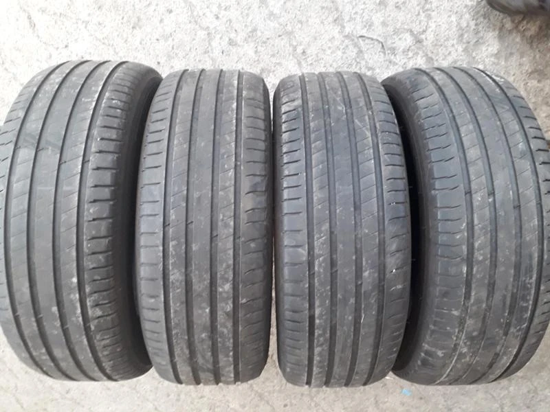 Гуми Летни 235/60R18, снимка 1 - Гуми и джанти - 25406570