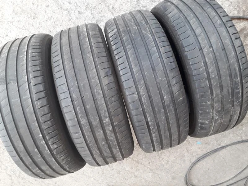 Гуми Летни 235/60R18, снимка 2 - Гуми и джанти - 25406570