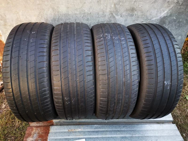 Гуми Летни 235/55R19, снимка 1 - Гуми и джанти - 26837594