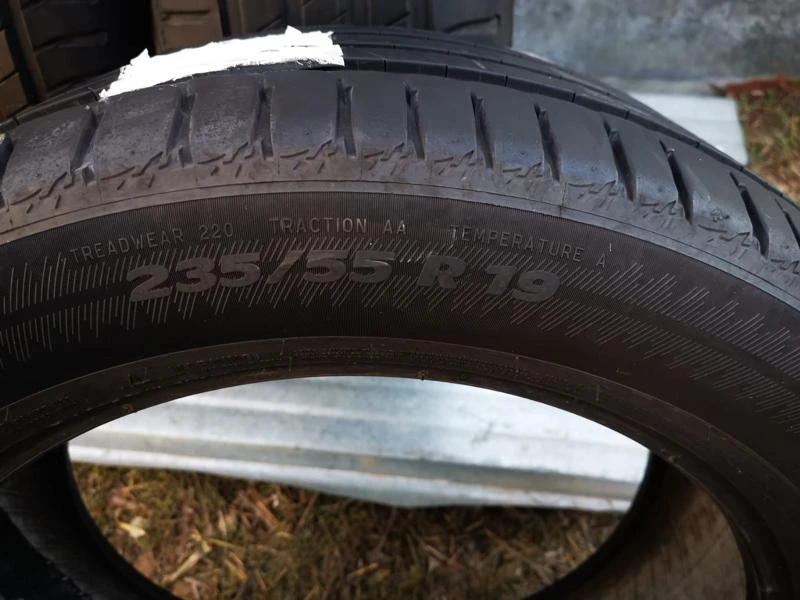 Гуми Летни 235/55R19, снимка 3 - Гуми и джанти - 26837594