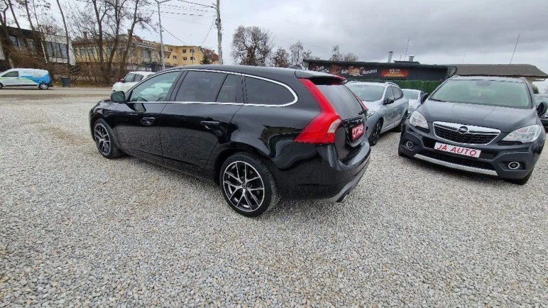 Volvo V60 2.0-180кс.Rdesing, снимка 8 - Автомобили и джипове - 40282315