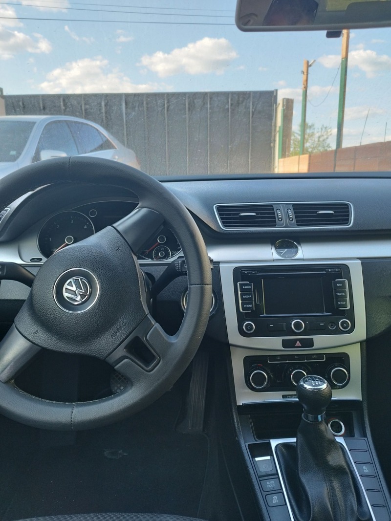 VW Passat Комби , снимка 10 - Автомобили и джипове - 45503777