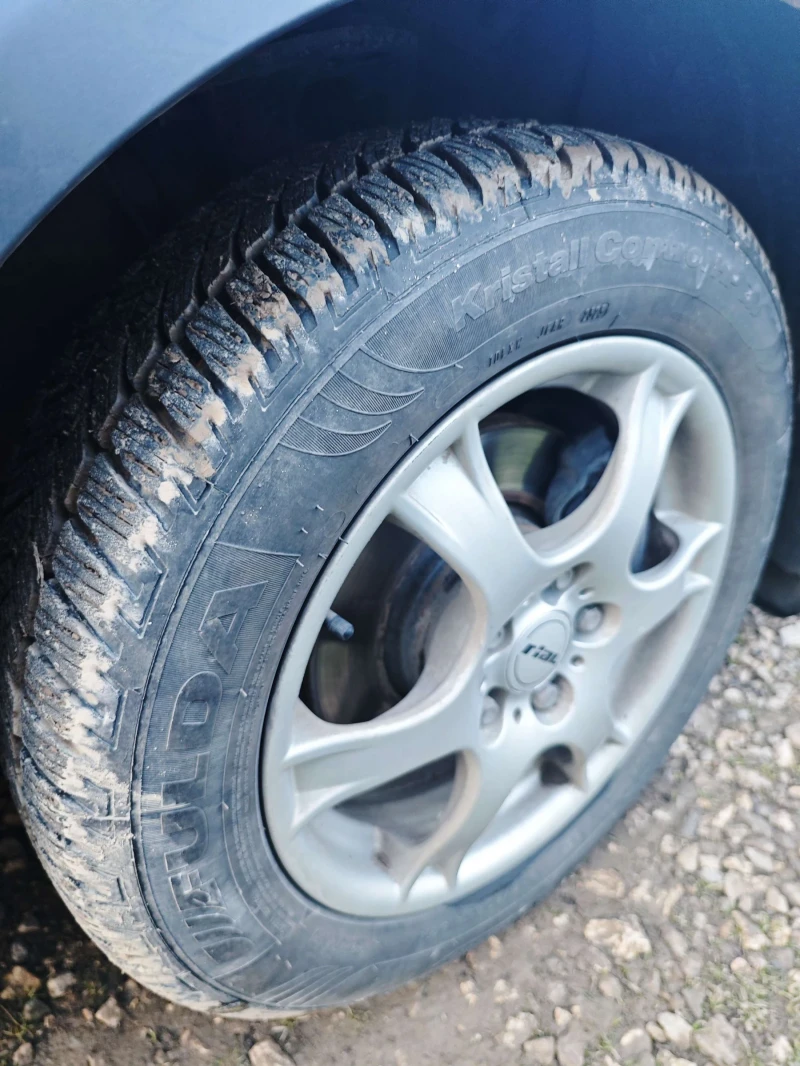 Toyota Avensis 2.0 D4D | КАСКО + НОВИ ЗИМНИ ГУМИ, снимка 14 - Автомобили и джипове - 53398280