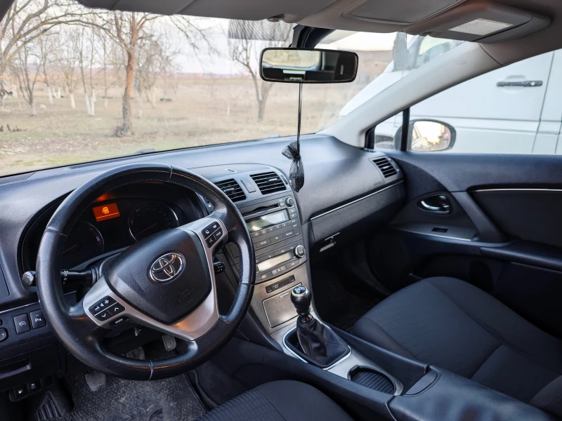 Toyota Avensis 2.0 D4D | КАСКО + НОВИ ЗИМНИ ГУМИ, снимка 8 - Автомобили и джипове - 52361857