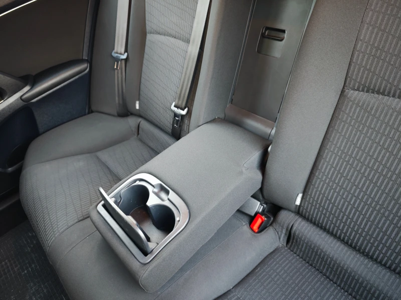 Toyota Avensis 2.0 D4D | КАСКО + НОВИ ЗИМНИ ГУМИ, снимка 12 - Автомобили и джипове - 52361857