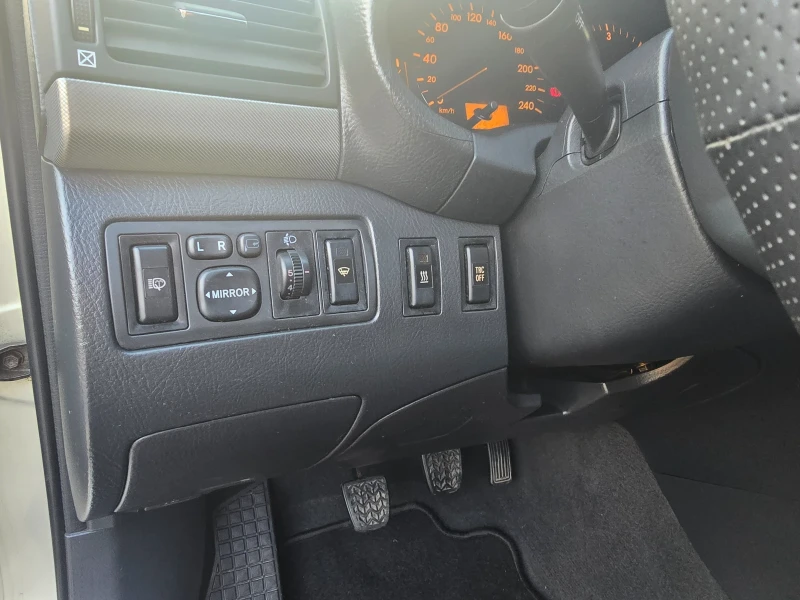 Toyota Avensis 2.0 D4D, снимка 9 - Автомобили и джипове - 50260787
