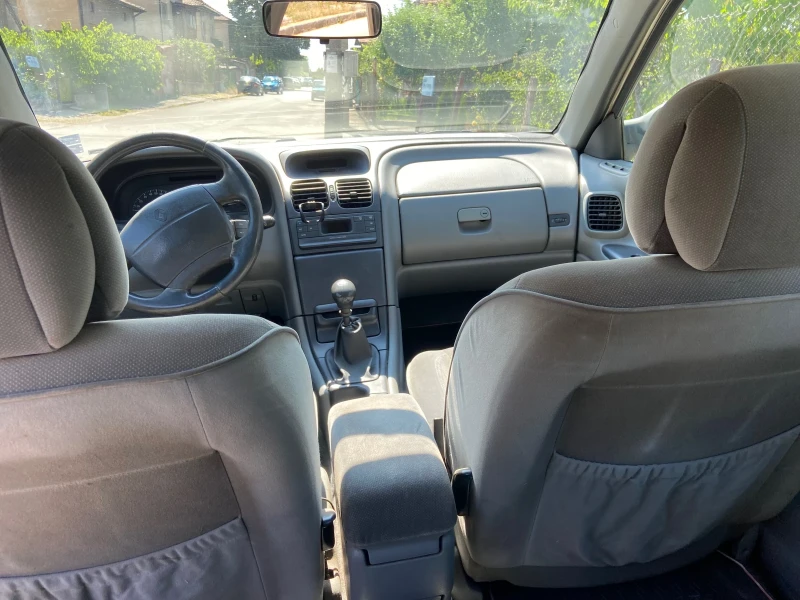 Renault Laguna, снимка 8 - Автомобили и джипове - 52403611
