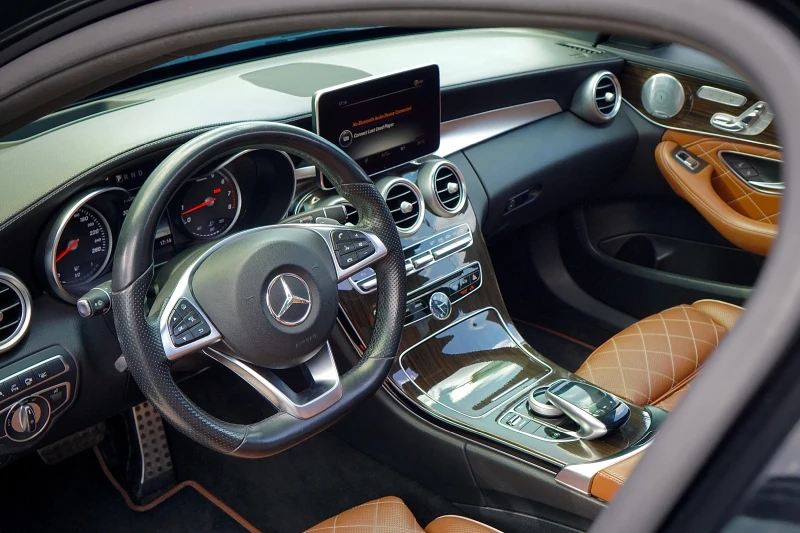 Mercedes-Benz C 300 AMG проблем , снимка 8 - Автомобили и джипове - 52189908