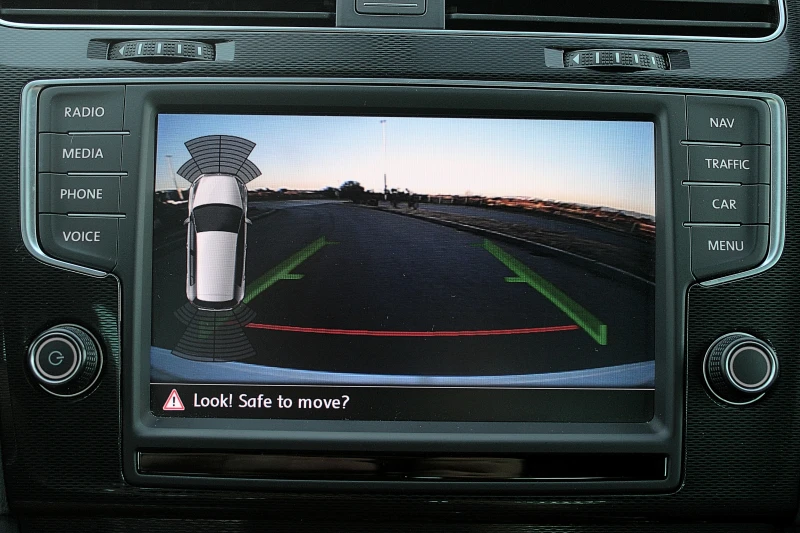 VW Golf GTE/DSG/PLUG-IN-HYBRID/KAMERA/DISTRONIC/LED/TOP, снимка 14 - Автомобили и джипове - 51801595