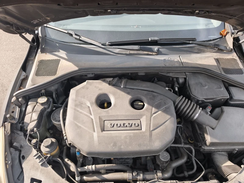 Volvo S60 2.0T, снимка 13 - Автомобили и джипове - 52002285