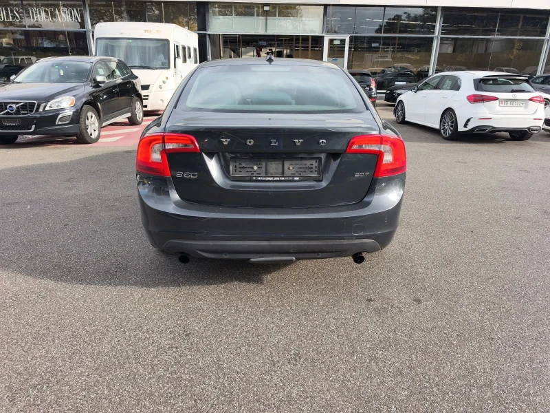 Volvo S60 2.0T, снимка 3 - Автомобили и джипове - 52002285
